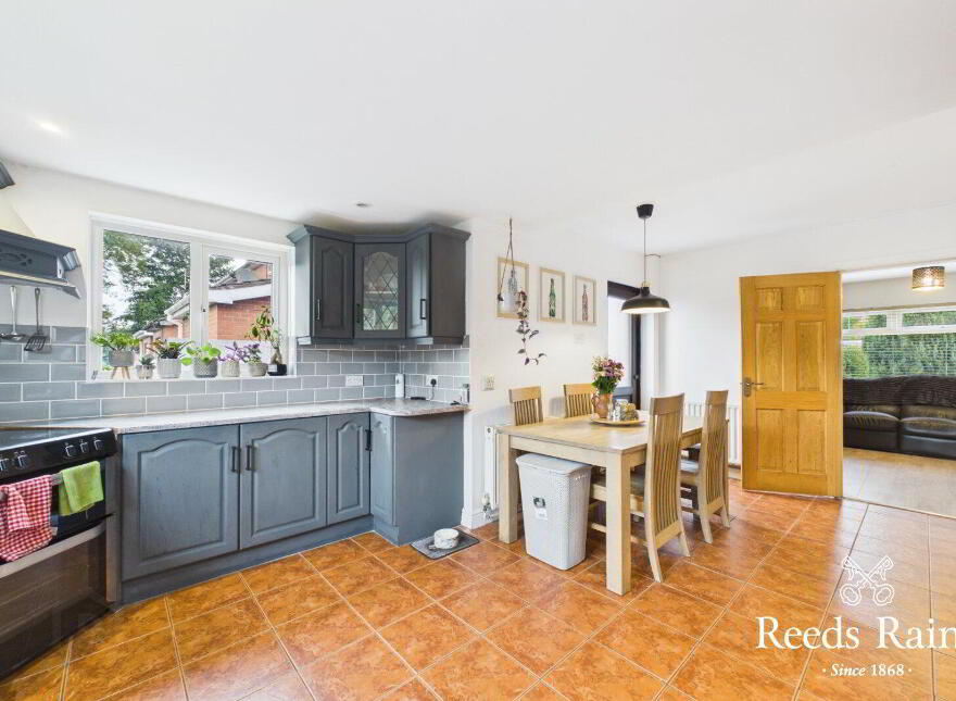 120 Breda Road, Belfast, BT8 7BW