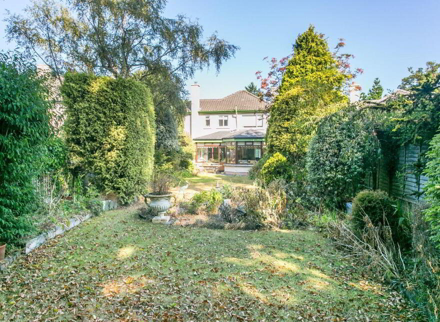 27 Lawnswood Park, Stillorgan, A94T252