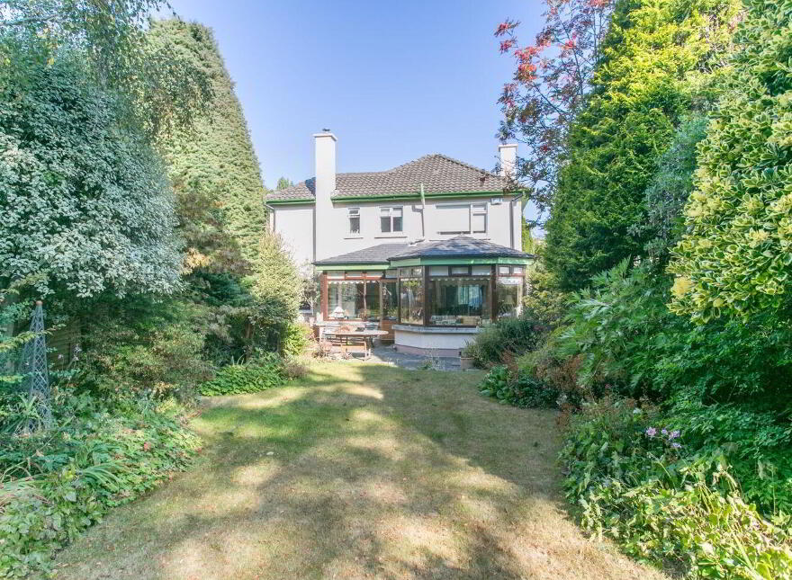 27 Lawnswood Park, Stillorgan, A94T252
