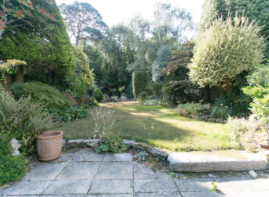27 Lawnswood Park, Stillorgan, A94T252