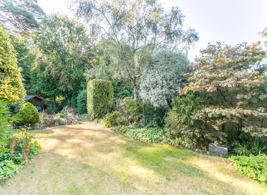 27 Lawnswood Park, Stillorgan, A94T252