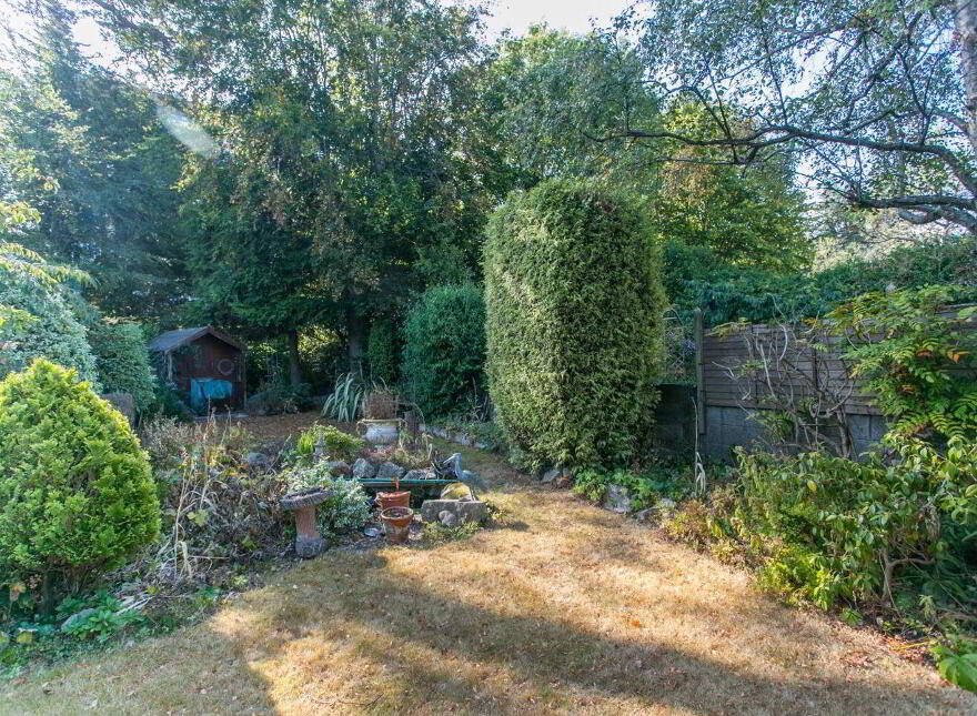 27 Lawnswood Park, Stillorgan, A94T252