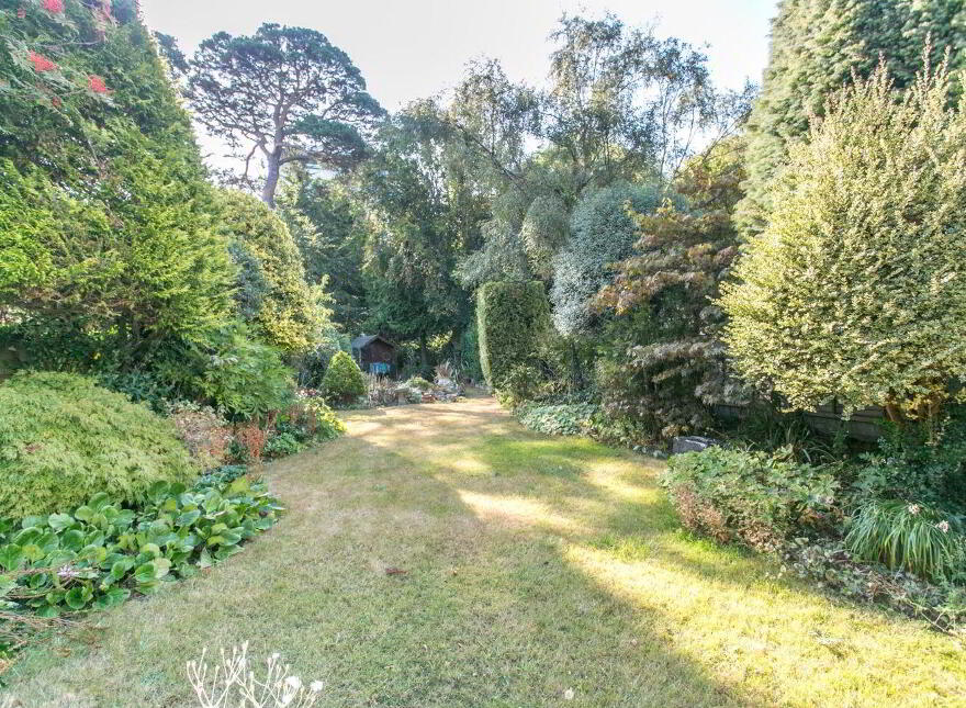 27 Lawnswood Park, Stillorgan, A94T252