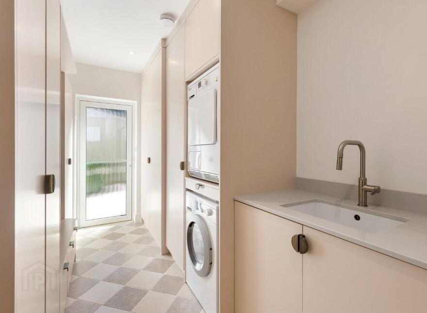 6 Dodder Park Grove, Rathfarnham, Dublin 14, D14Y440