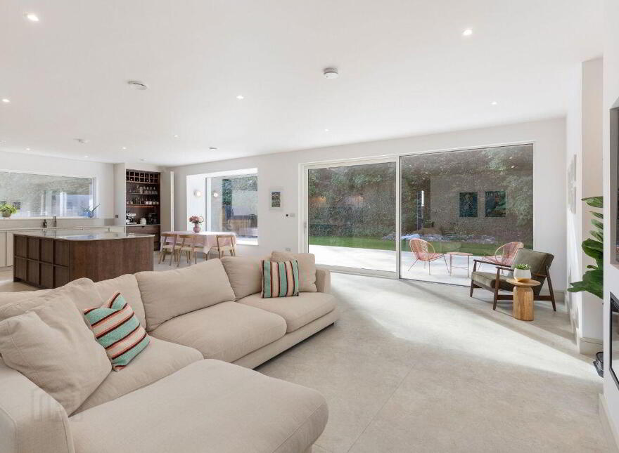 6 Dodder Park Grove, Rathfarnham, Dublin 14, D14Y440