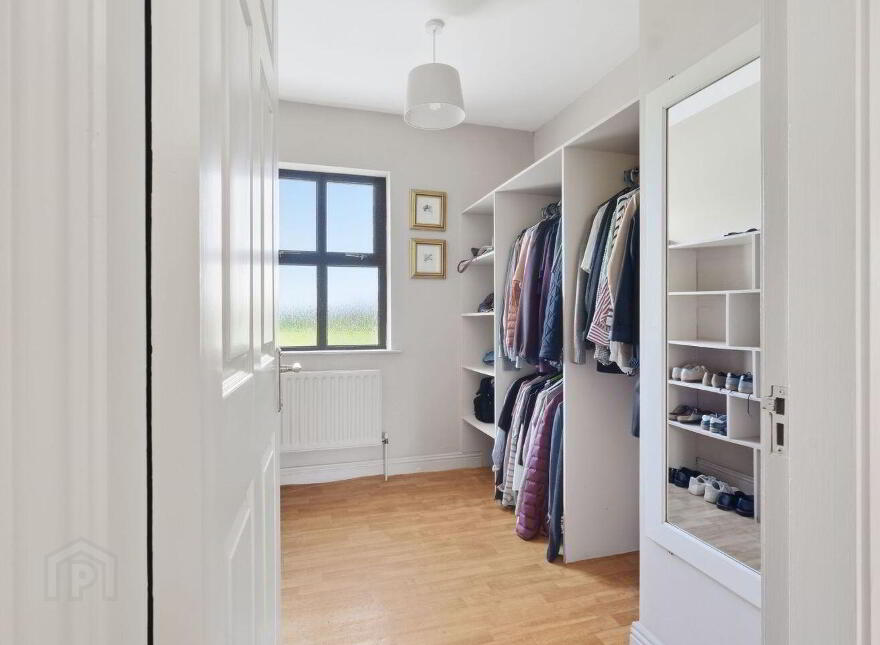 Hawthorn Avenue, Castlebar, F23RR43