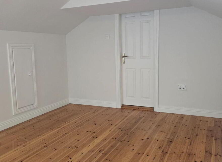 Hawthorn Avenue, Castlebar, F23RR43