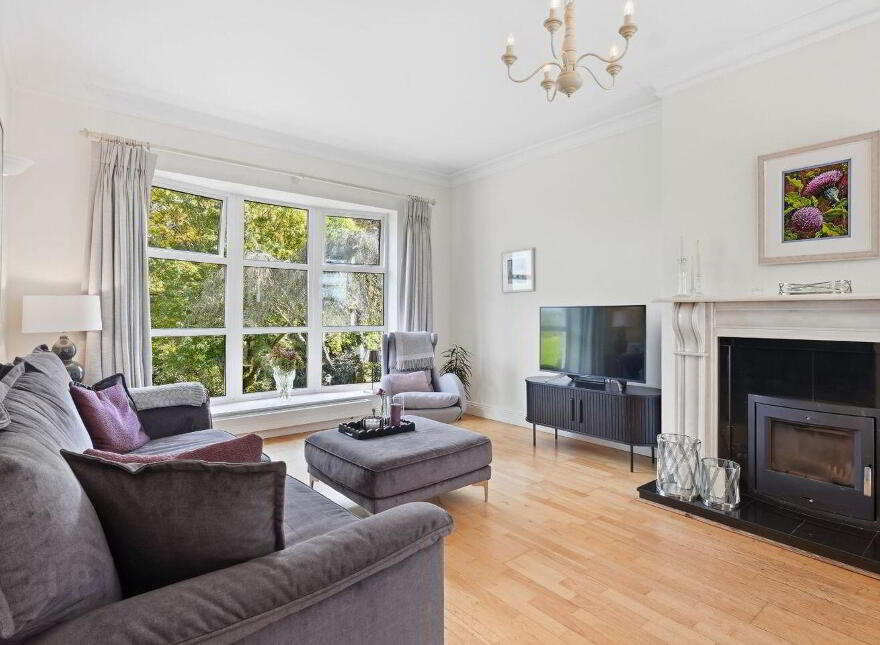 Hawthorn Avenue, Castlebar, F23RR43