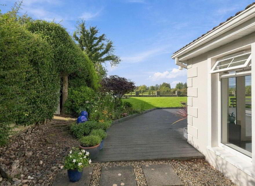 Hawthorn Avenue, Castlebar, F23RR43