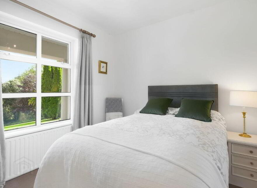 Hawthorn Avenue, Castlebar, F23RR43