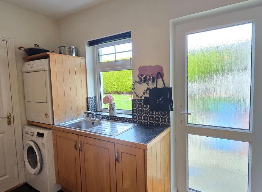 Hawthorn Avenue, Castlebar, F23RR43