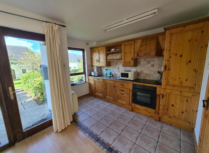 8 The Waterfront, Dromod, Carrick-On-Shannon, N41YW40