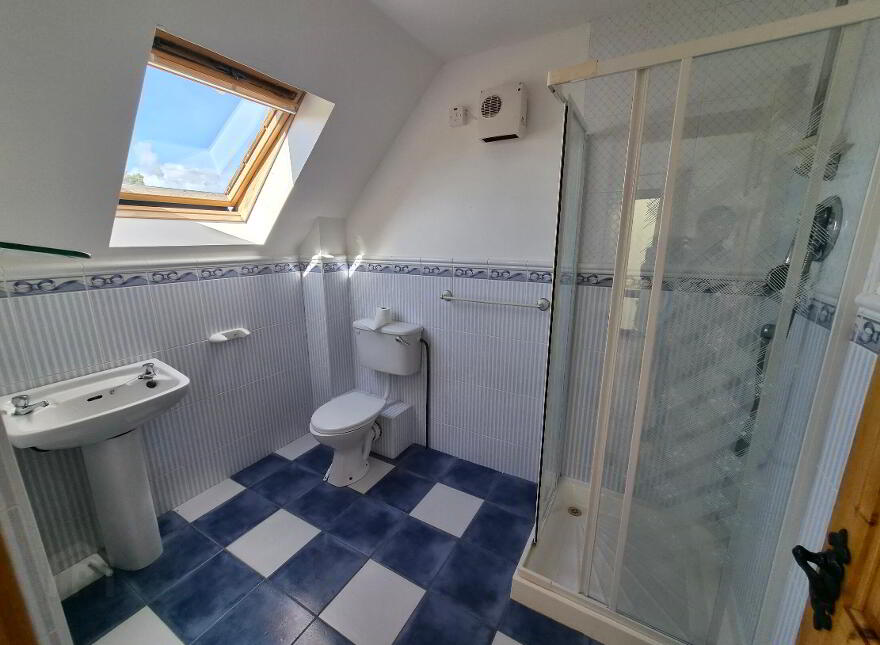 8 The Waterfront, Dromod, Carrick-On-Shannon, N41YW40