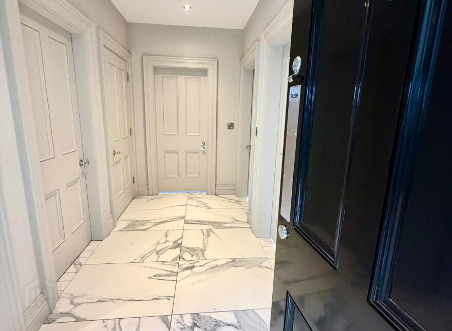 1B, Oak Country Manor, Waterside, L'Derry, BT47 6SE