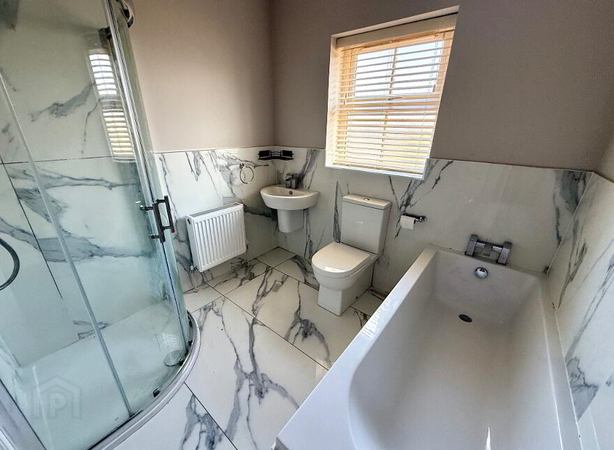 1B, Oak Country Manor, Waterside, L'Derry, BT47 6SE