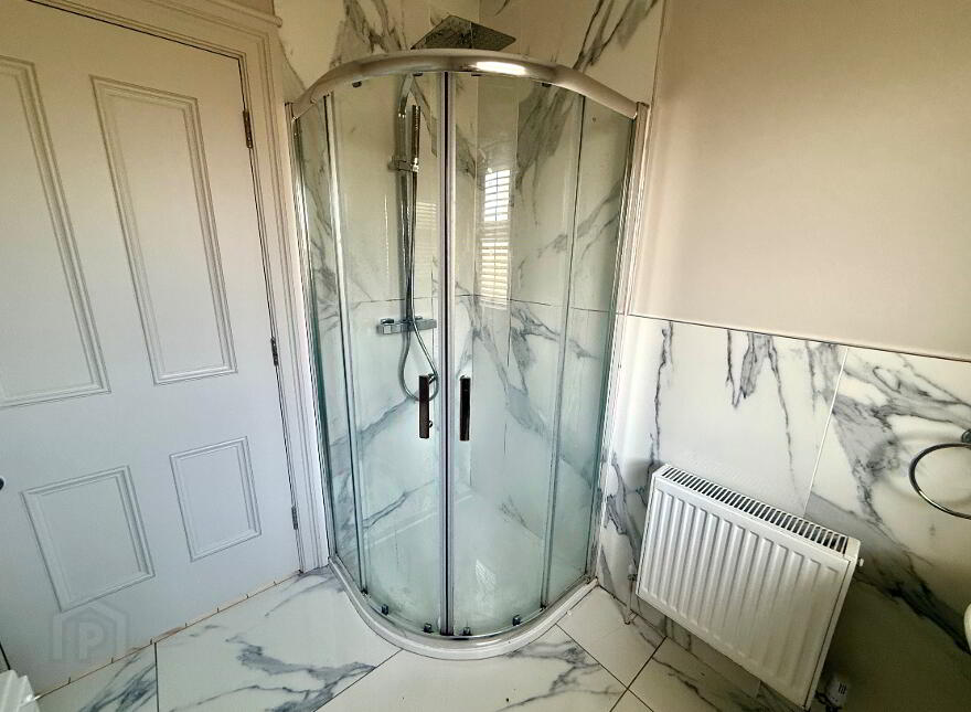 1B, Oak Country Manor, Waterside, L'Derry, BT47 6SE