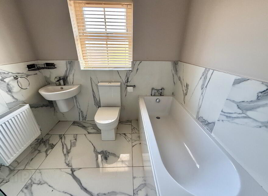 1B, Oak Country Manor, Waterside, L'Derry, BT47 6SE