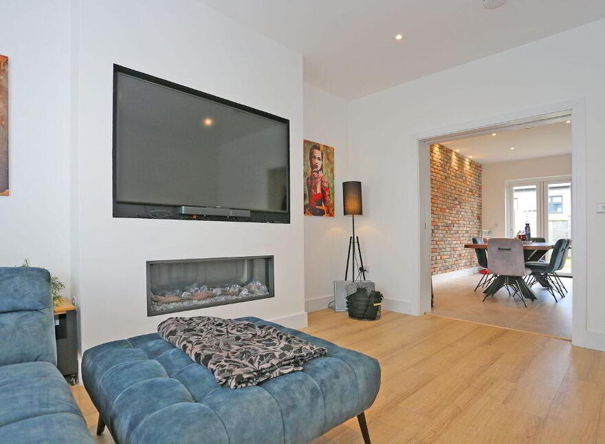 40 Newtown Manor, Newtown, Newtown, V9499C1