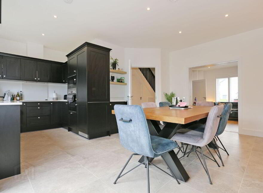 40 Newtown Manor, Newtown, Newtown, V9499C1