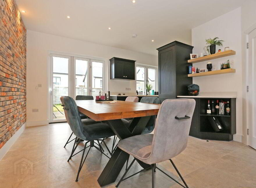 40 Newtown Manor, Newtown, Newtown, V9499C1
