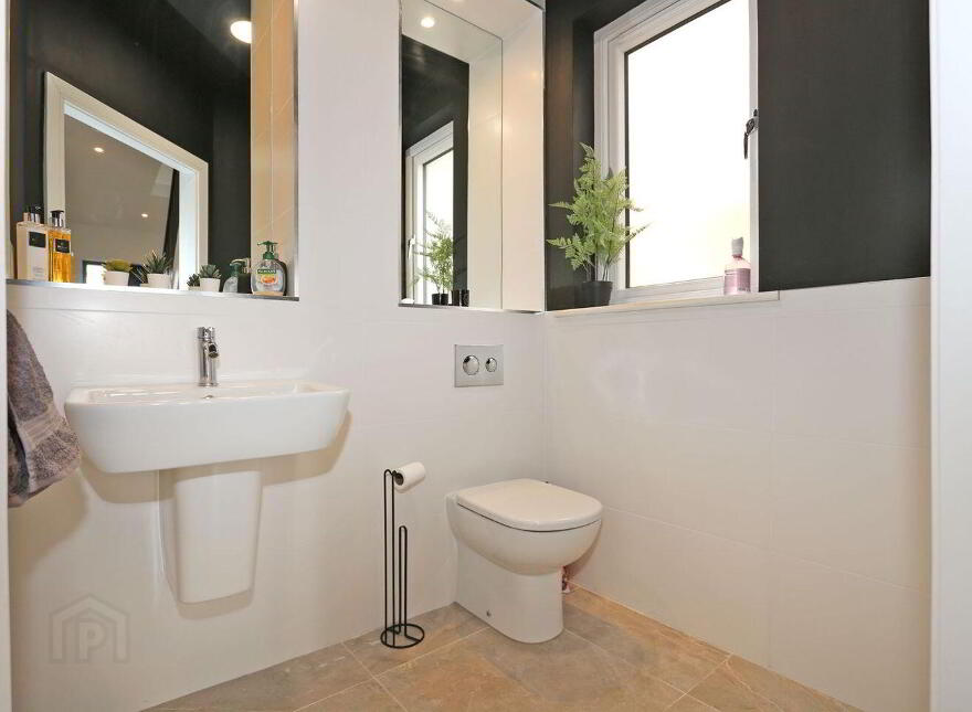 40 Newtown Manor, Newtown, Newtown, V9499C1