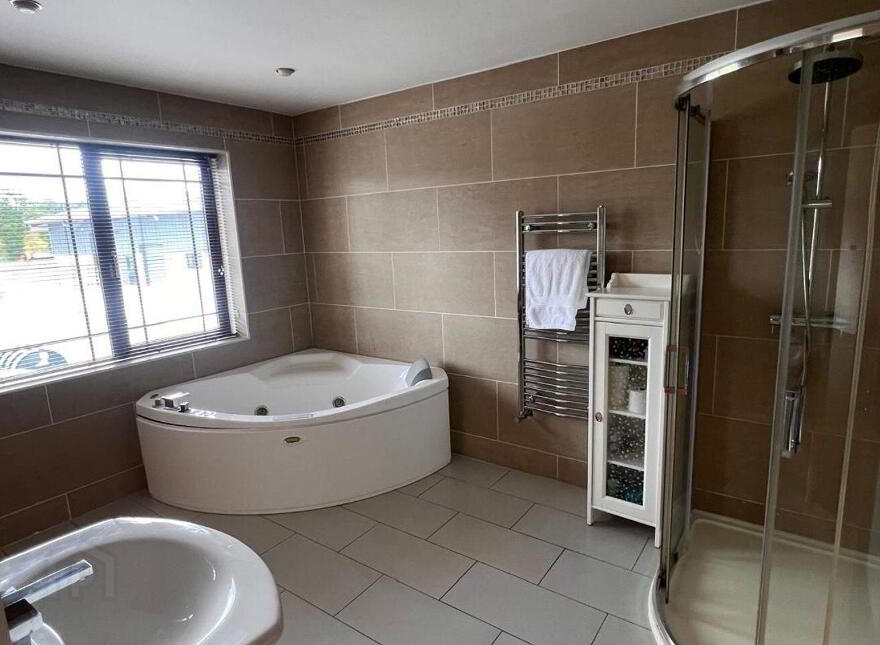 West, End, Rathmore, P51E2R9