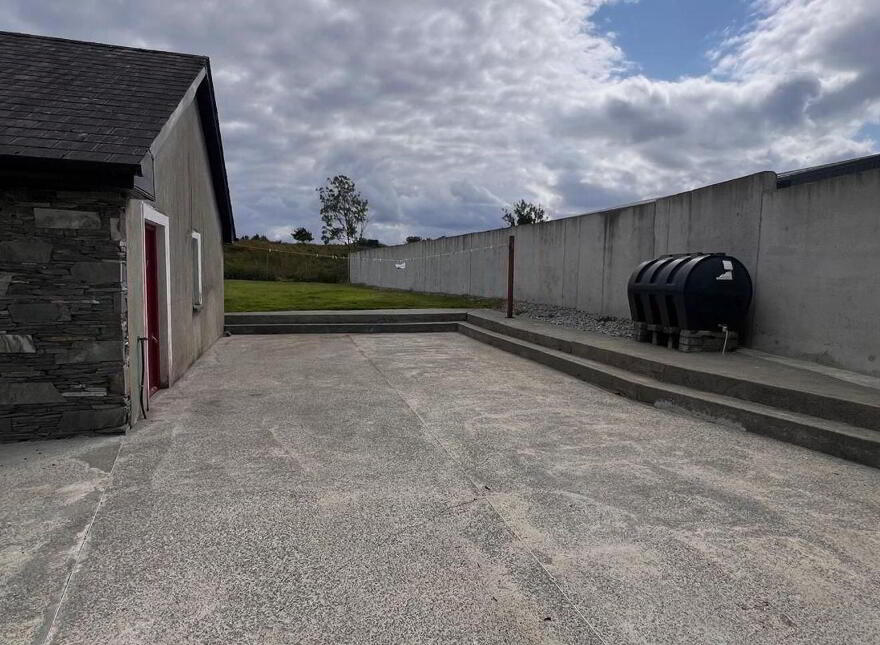 West, End, Rathmore, P51E2R9