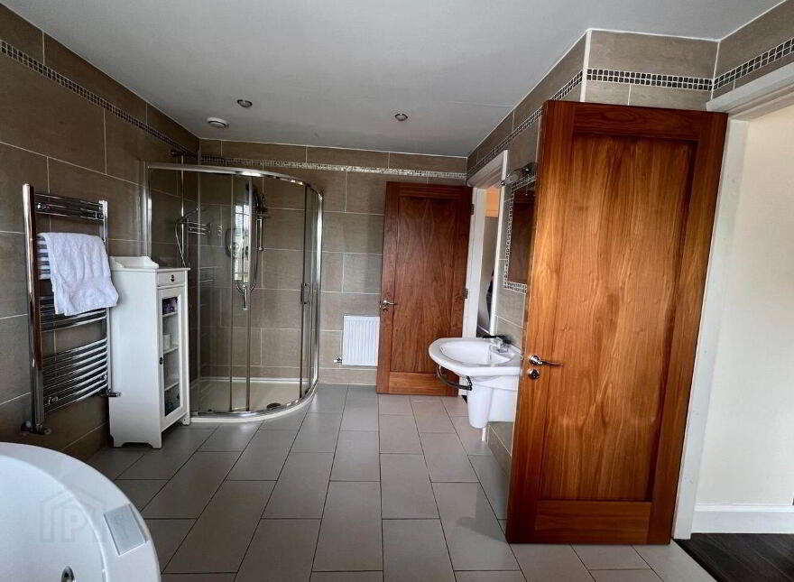 West, End, Rathmore, P51E2R9