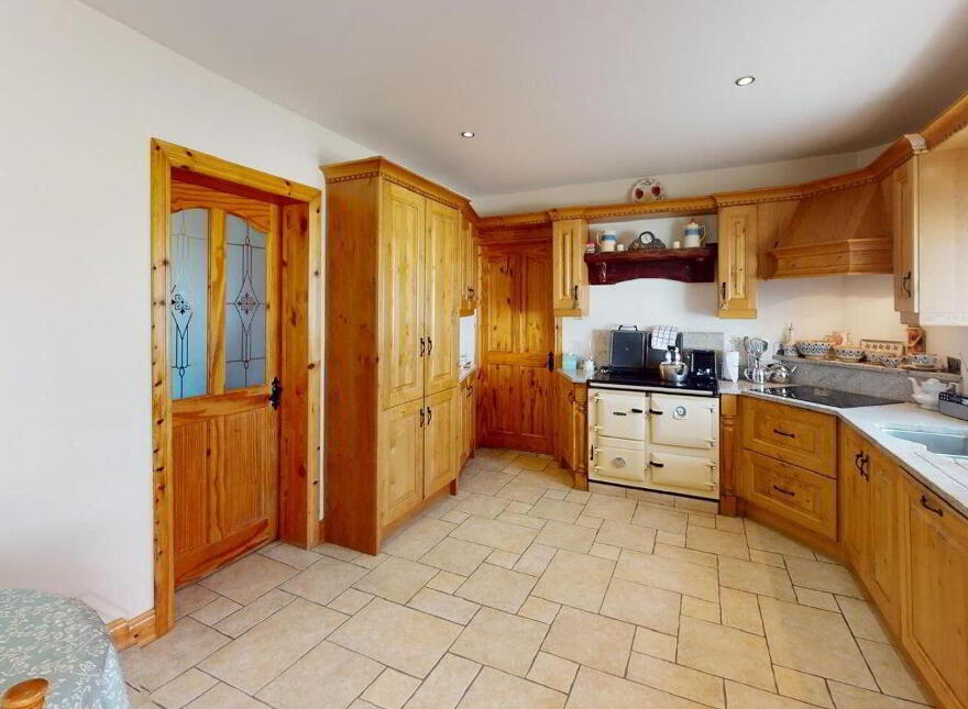 Roscrea Road, Crinkle, Birr, R42YH28