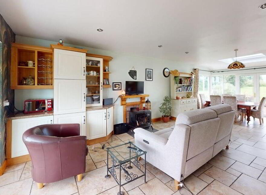 Newtown, Lusmagh, Banagher, Kilcomin, R42N702