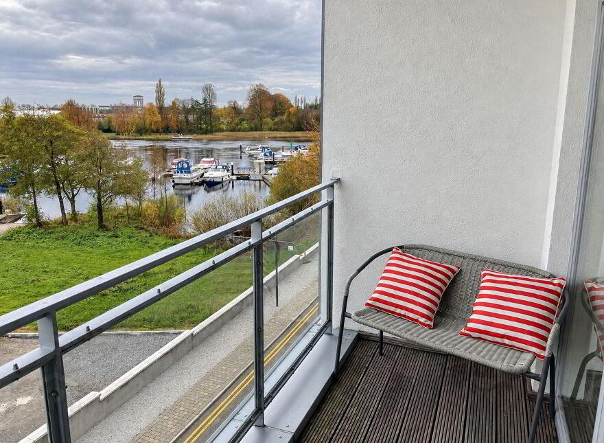 36 Jolly Mariner, Athlone, N37YV09