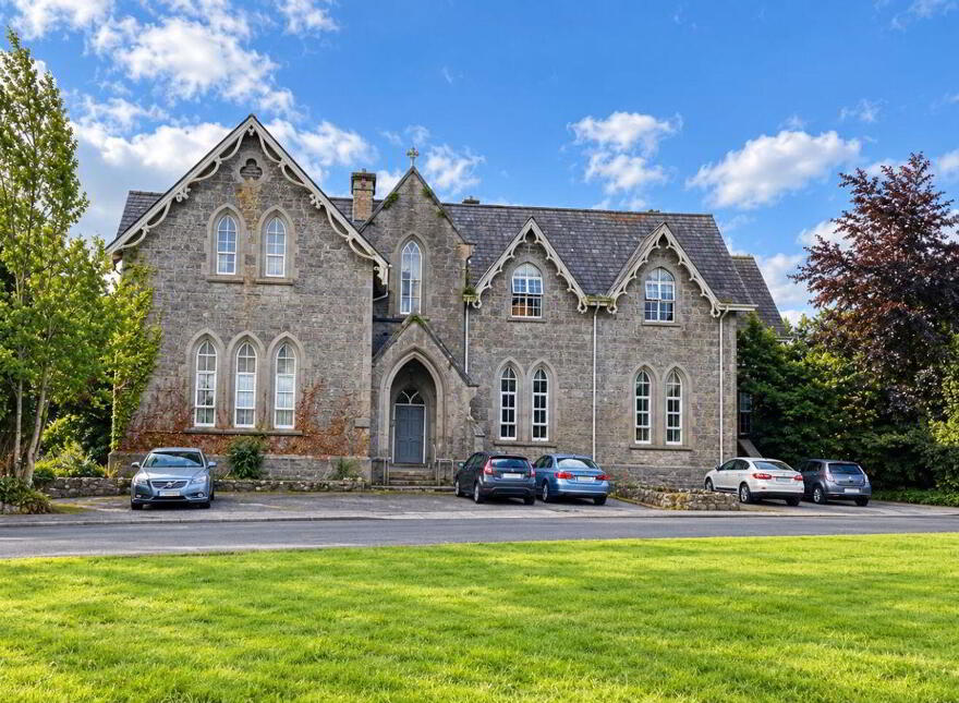 5 College House, The Pines, Ballinasloe, H53RN01 photo