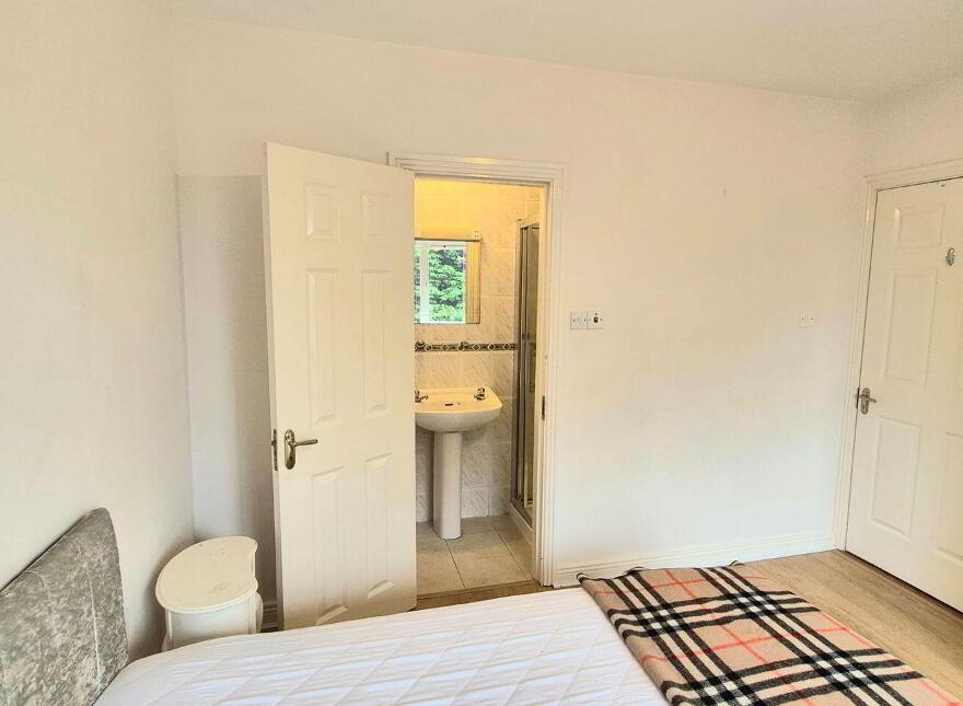 6 Victoria Place, Castlebar, F23XK07
