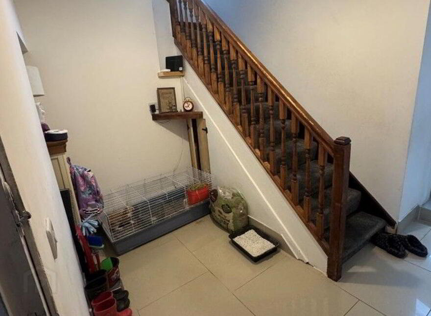 Black Pearl Tattoo Studio, Main Street, Castlerea, F45X303