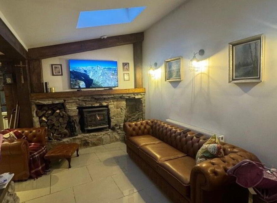 Black Pearl Tattoo Studio, Main Street, Castlerea, F45X303