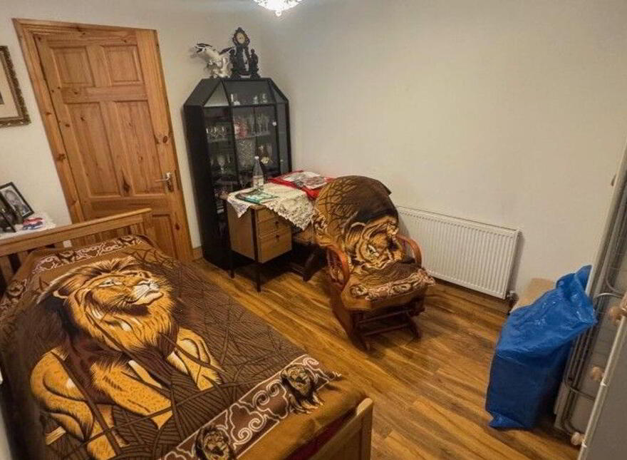 Black Pearl Tattoo Studio, Main Street, Castlerea, F45X303