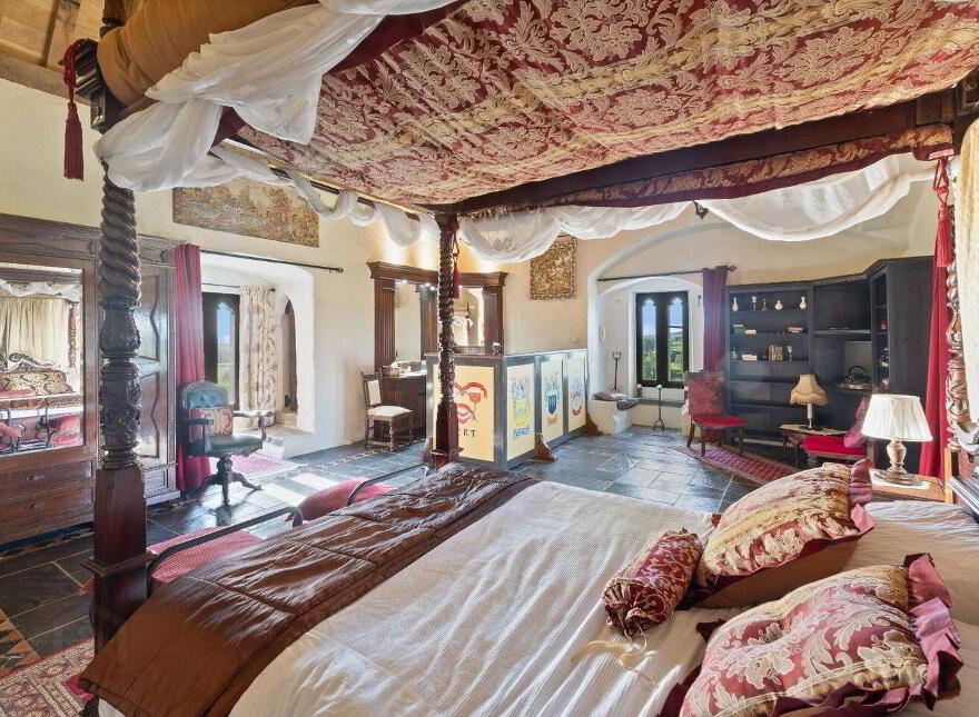 Ballytarsna Castle, Ballytarsna, Horse And Jockey, E25TX39