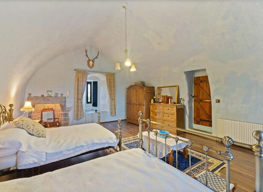 Ballytarsna Castle, Ballytarsna, Horse And Jockey, E25TX39