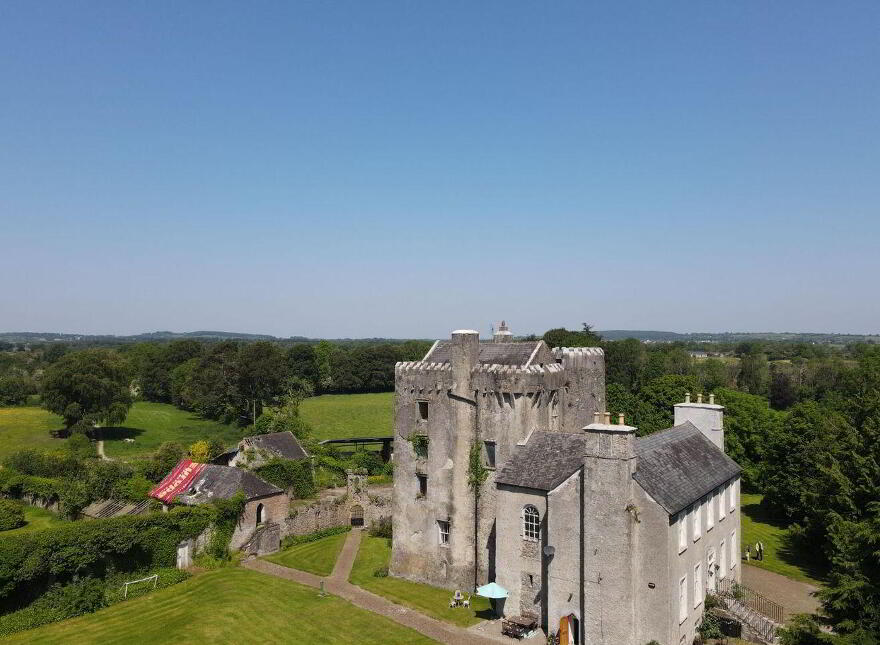 Emmel Castle, Emmel, Cloughjordan