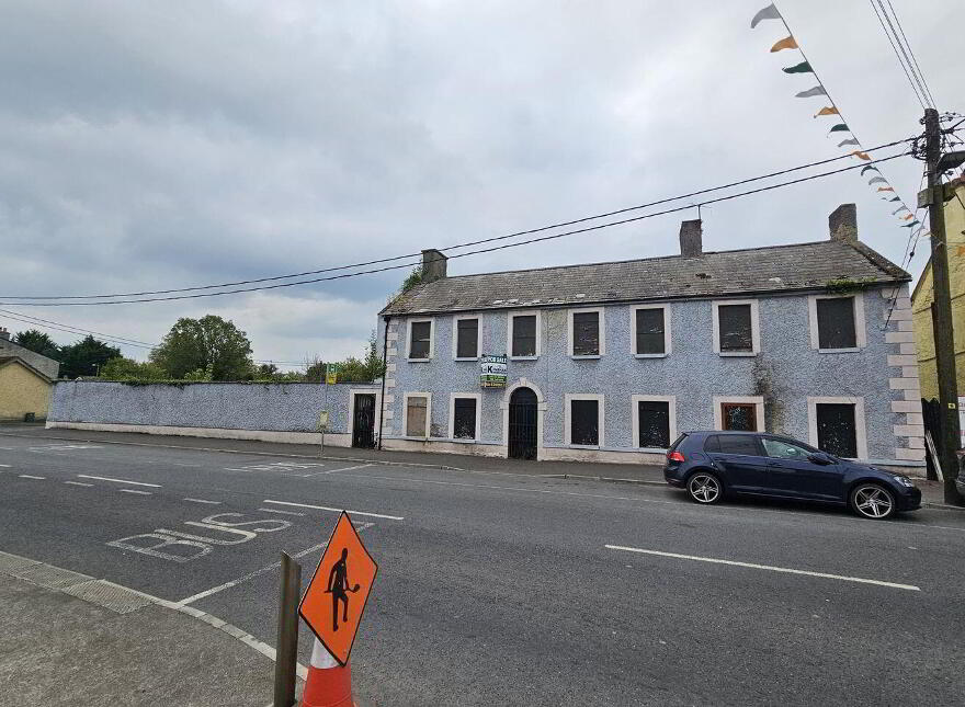 Main Street, Daingean, R35FY52