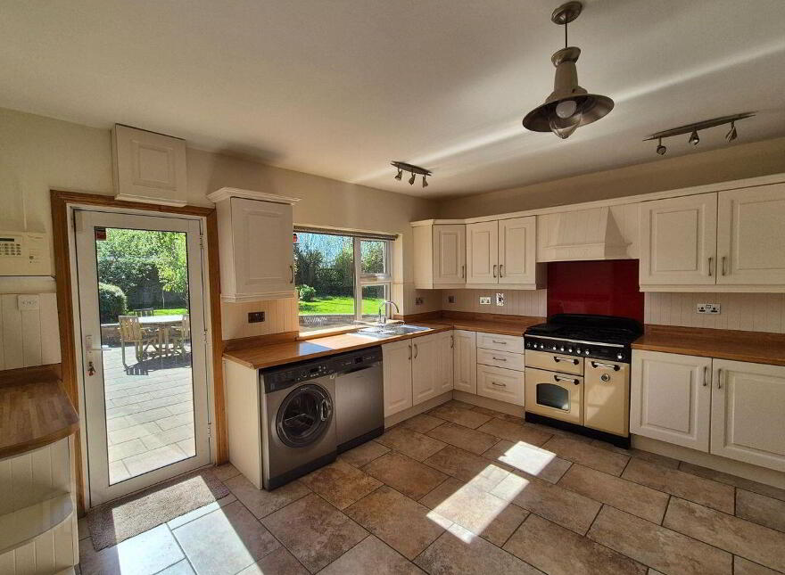 Four Bee Cottage, Commons, Mountmellick, Emo, R32R2Y7