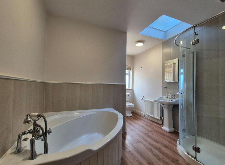 Four Bee Cottage, Commons, Mountmellick, Emo, R32R2Y7