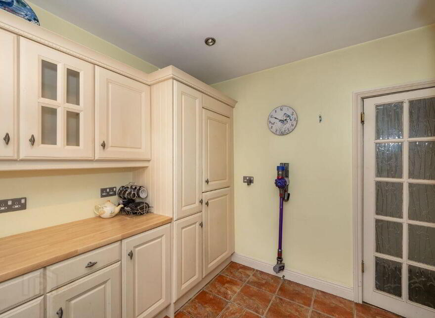 14 Summerstown Drive, Glasheen, T12C9W7