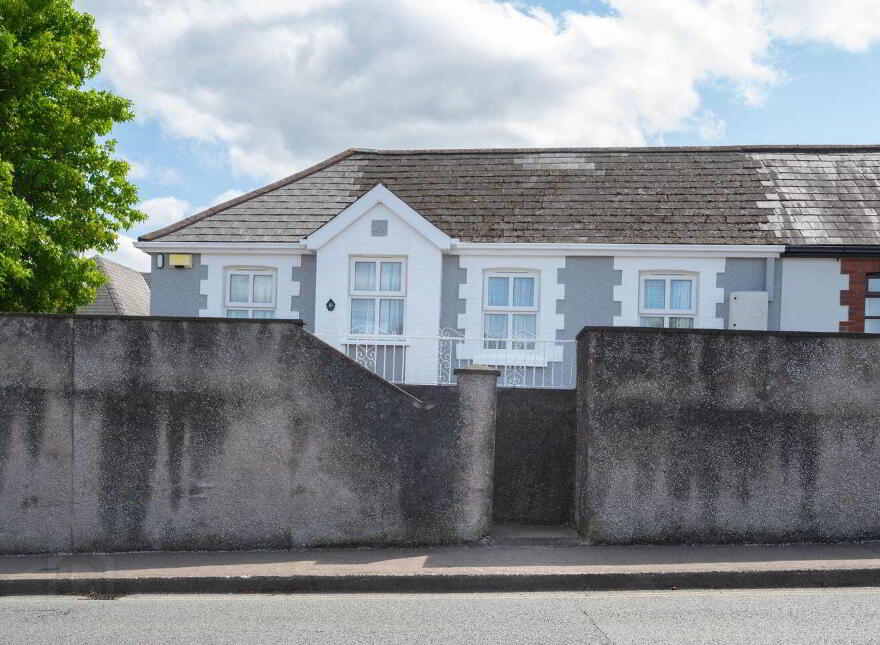 10 Ashgrove Park, Bishopstown, T12E06A photo