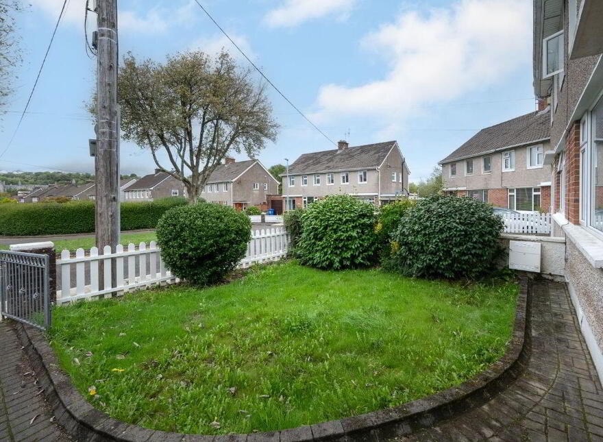 Majella, 39 Farranlea Grove, Victoria Cross, T12R7W8