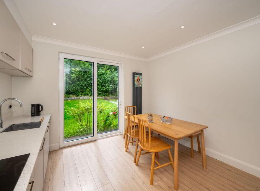 Majella, 39 Farranlea Grove, Victoria Cross, T12R7W8