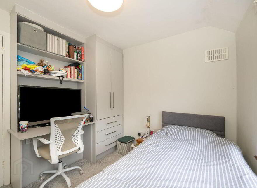 Majella, 39 Farranlea Grove, Victoria Cross, T12R7W8