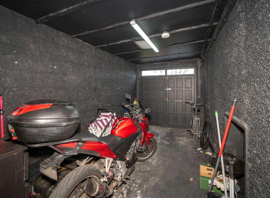 Majella, 39 Farranlea Grove, Victoria Cross, T12R7W8