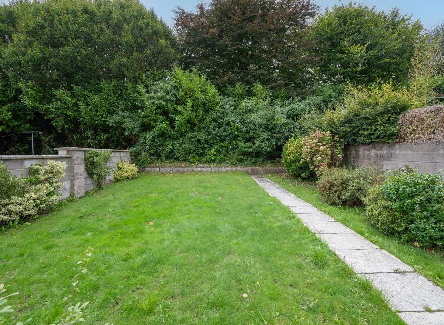 Majella, 39 Farranlea Grove, Victoria Cross, T12R7W8