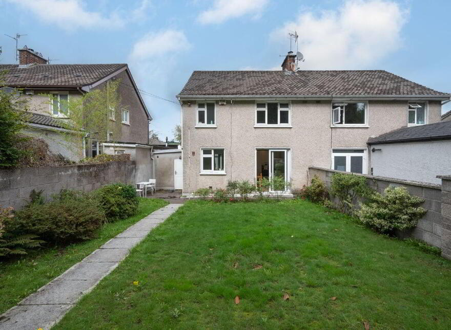 Majella, 39 Farranlea Grove, Victoria Cross, T12R7W8